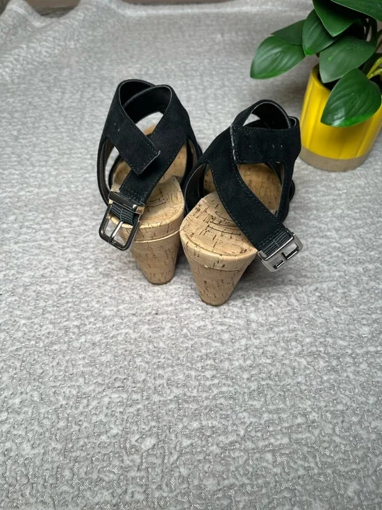 INC International Concepts Black Cork-Trim Crisscross Sandals 8 1/2 - Picture 3 of 13